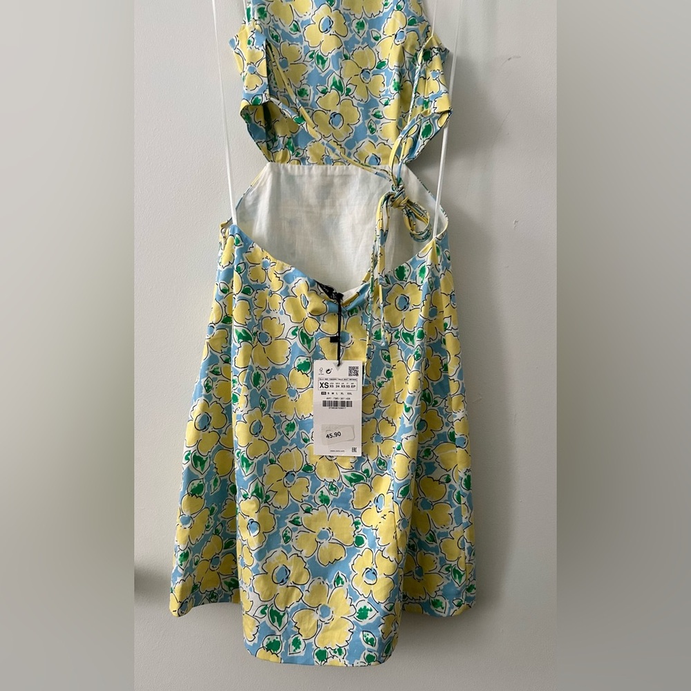 NWT Cut Out Floral Print Dress Size XS - Picture 5 of 9